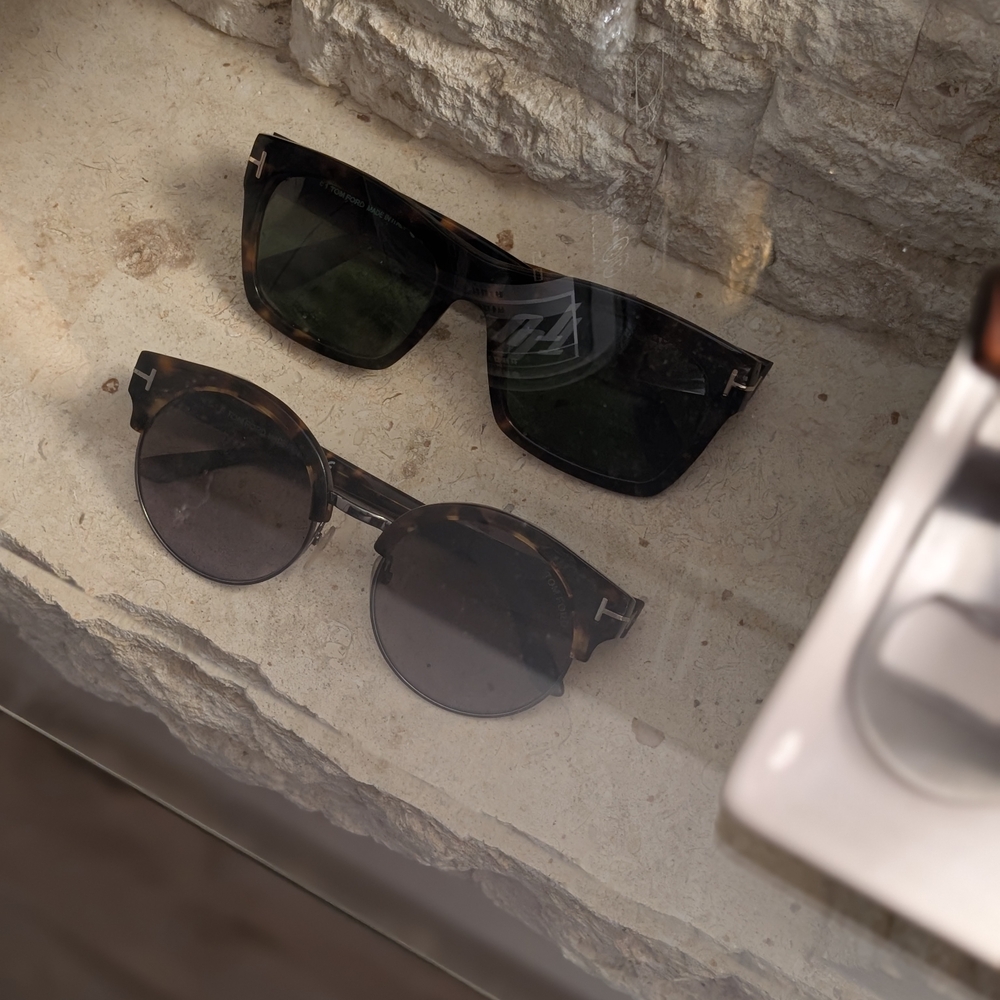 Stylish Black and Tortoise Sunglasses Set